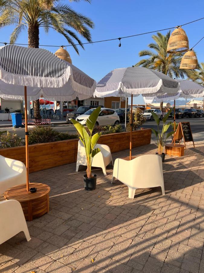 Hotel Jolly Roger Pietra Ligure Buitenkant foto