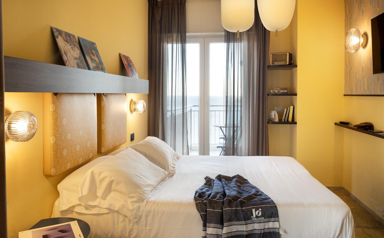 Hotel Jolly Roger Pietra Ligure Buitenkant foto