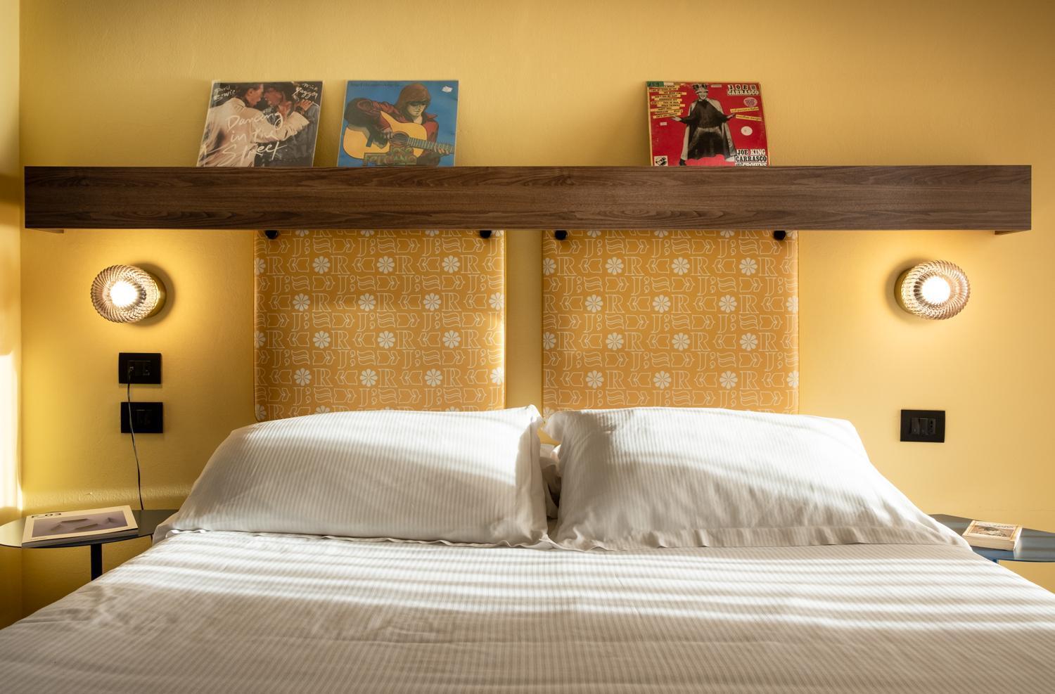Hotel Jolly Roger Pietra Ligure Buitenkant foto